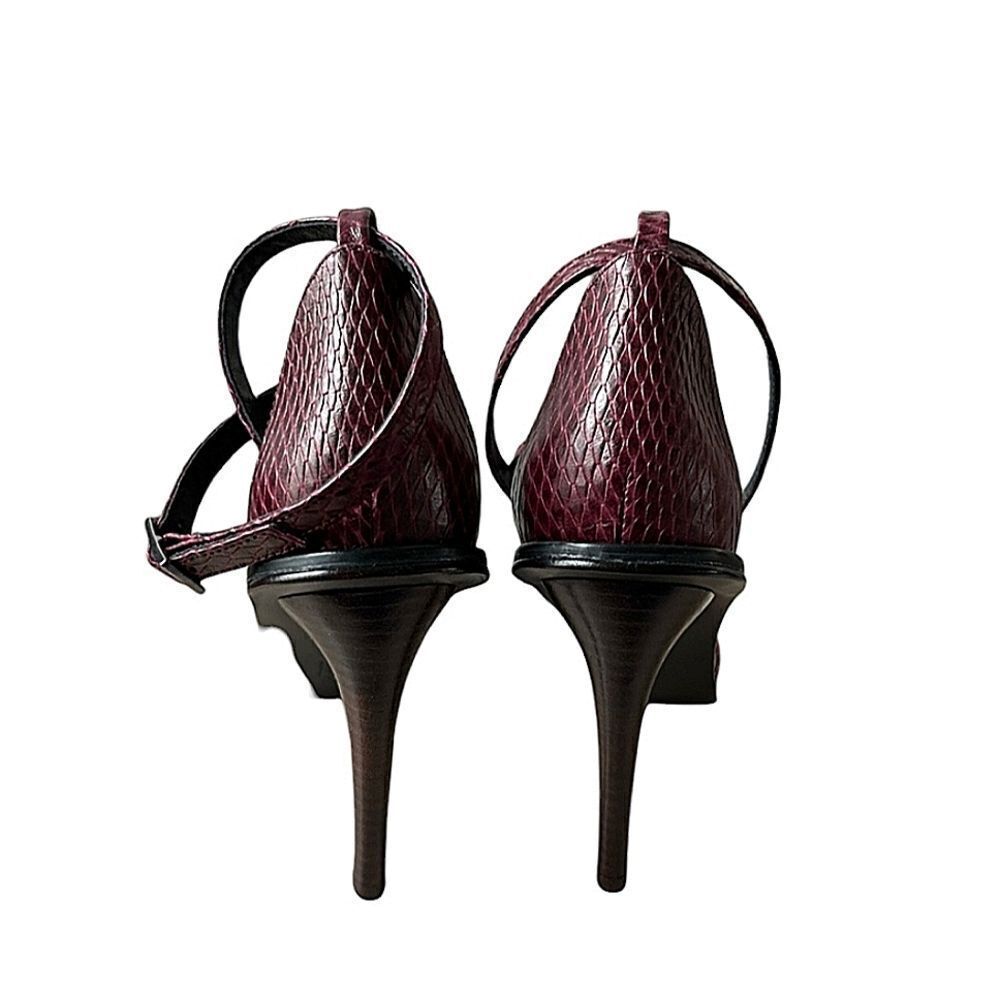 Tibi   - Picture 8 of 9